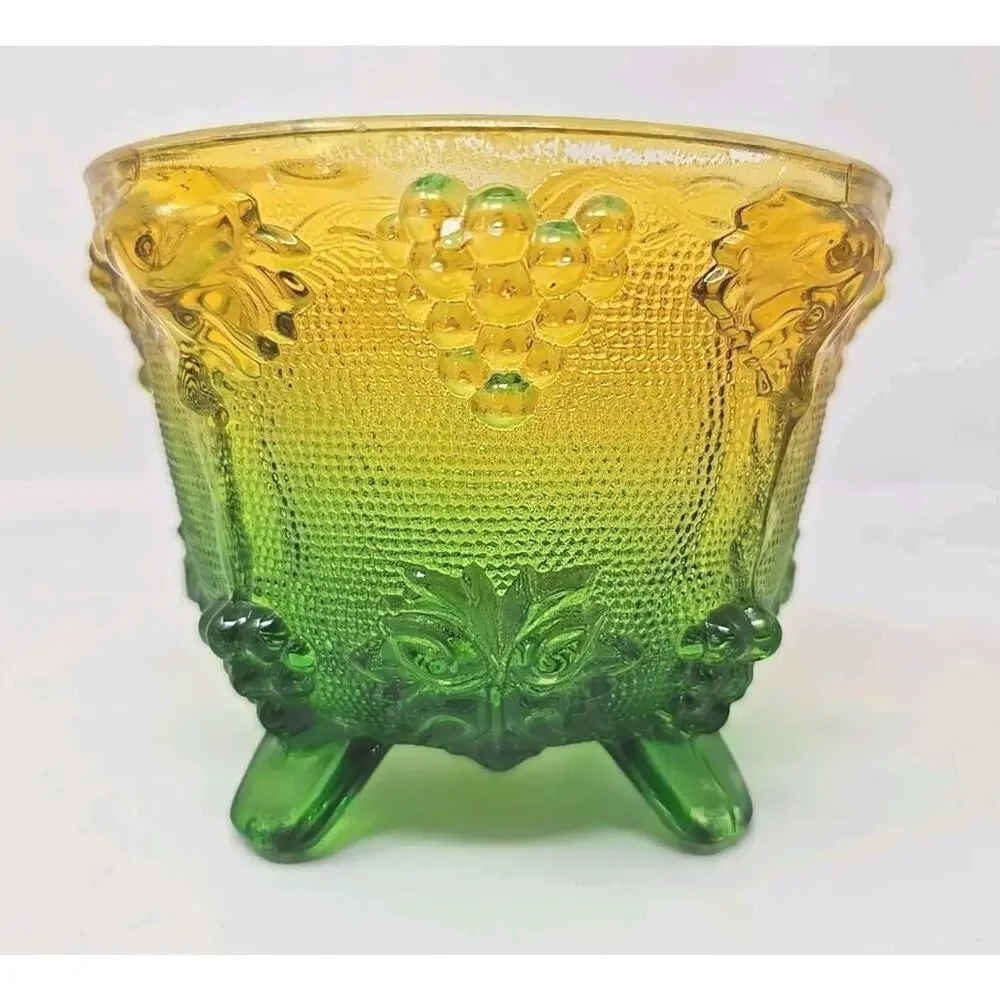 Vintage Carnival Glass footed Bowl Green Yellow Glass‎ Grapes U247